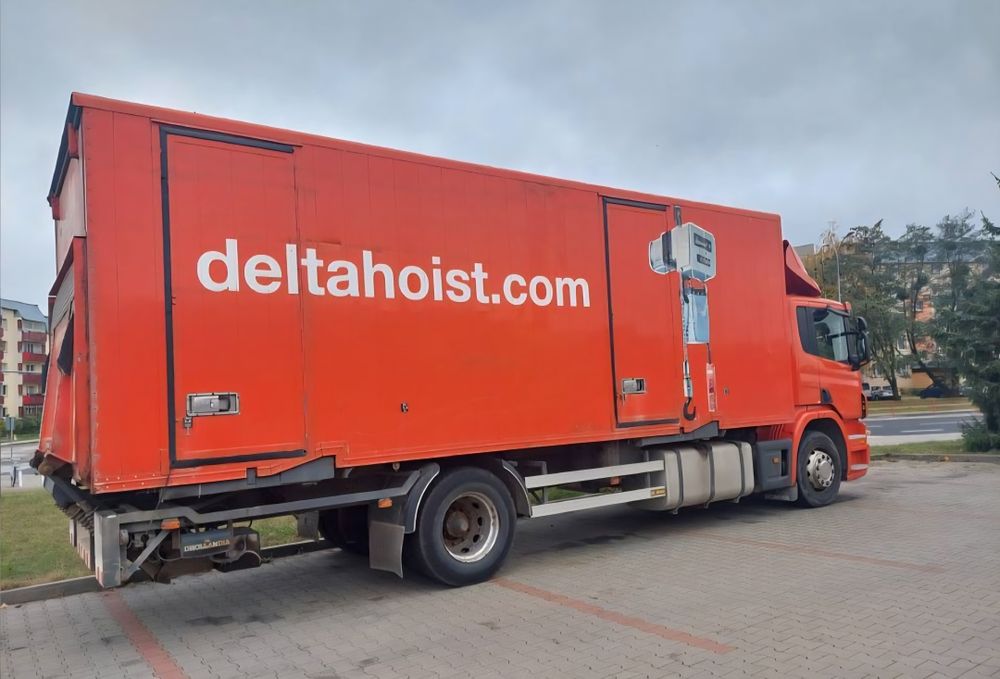 Samochód ciężarowy Scania P230