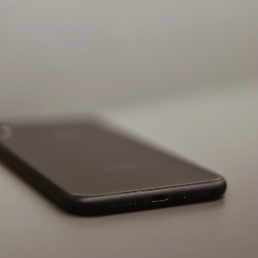 Продам Apple iPhone XR 128Gb Dual Sim (2 физ.сим-карты) Black neverloс