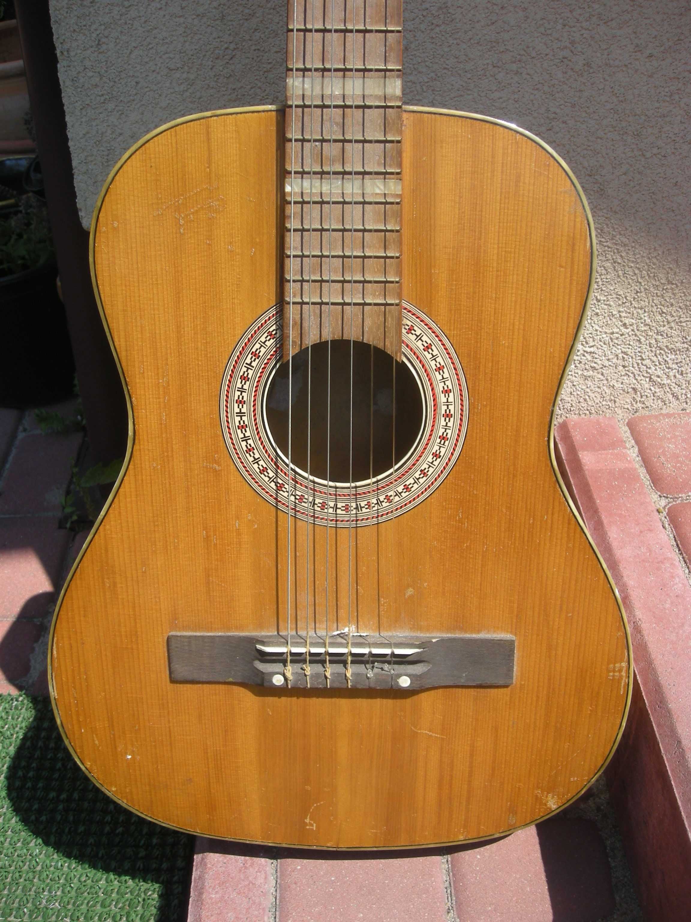 gitara akustyczna sprawna