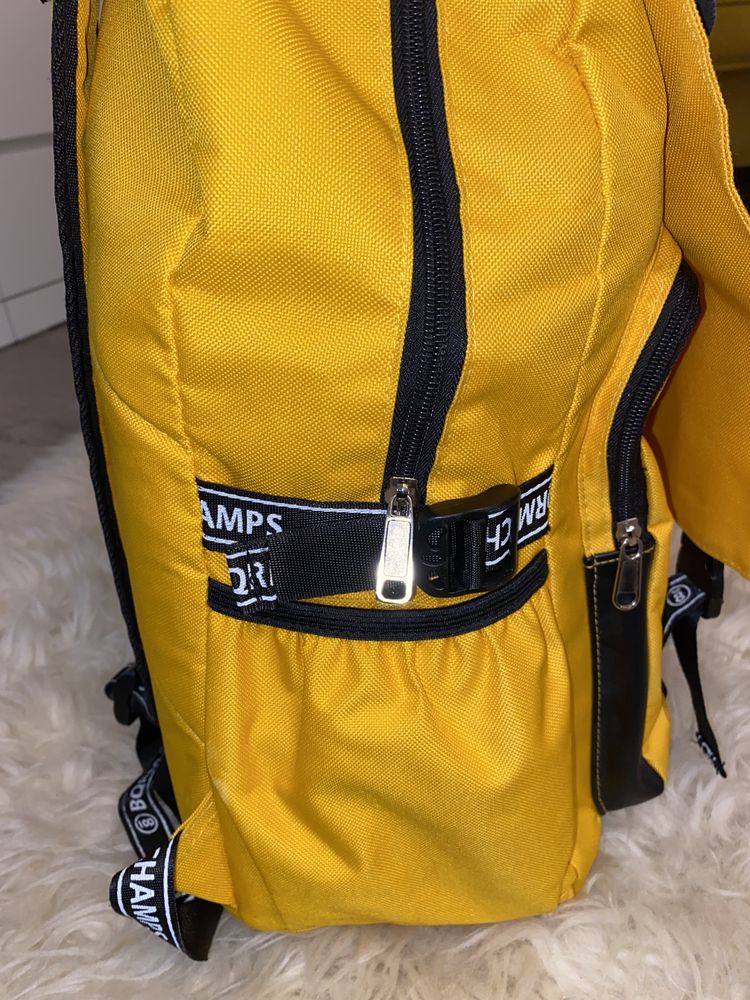 Plecak żółty z kieszonkami
