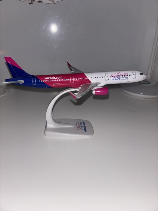 Model WizzAir Airbus A321 skala 1:200