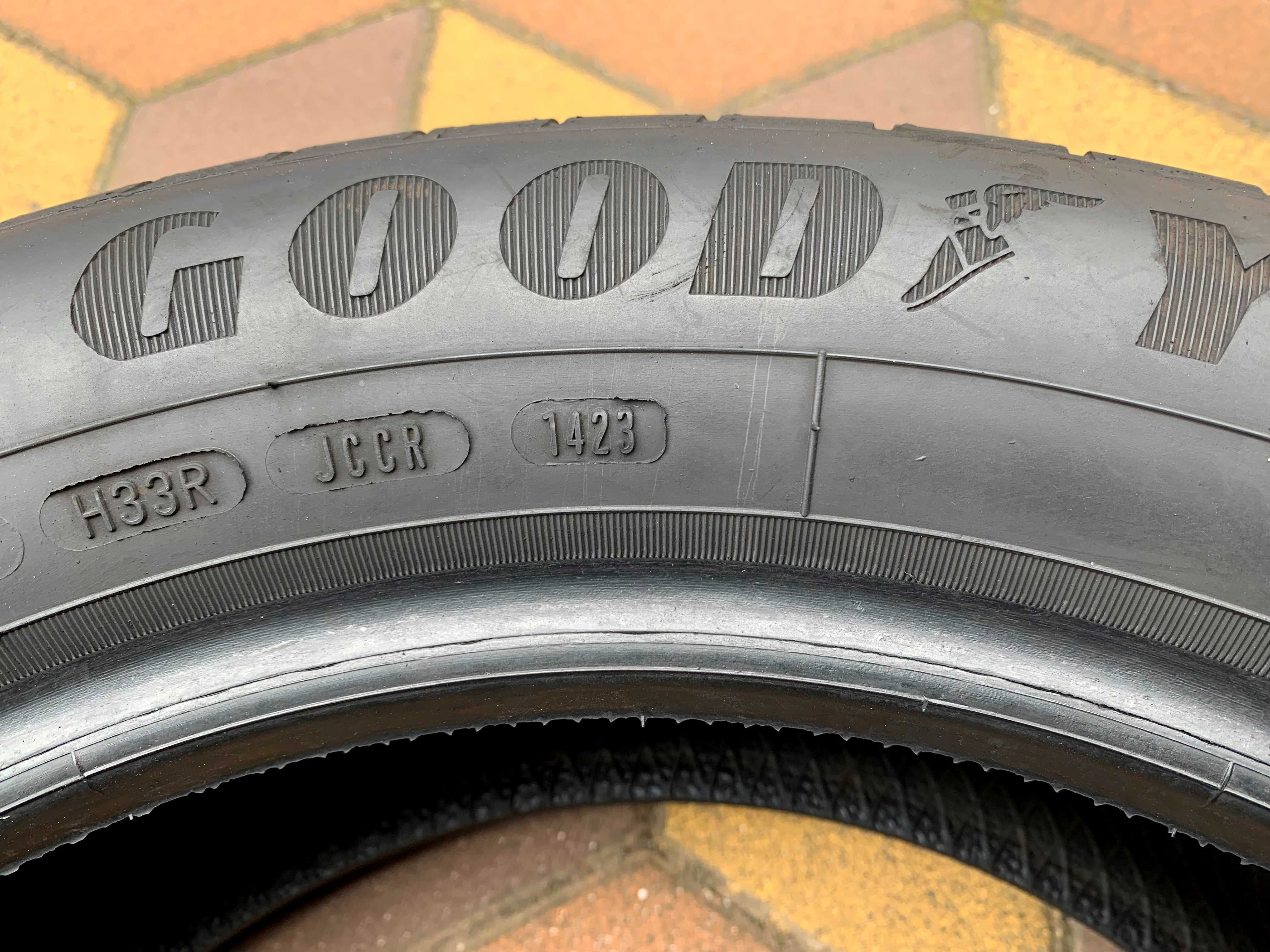 215/55 R17 GoodYear EfficientGrip Performance. Шини літні 4 шт.