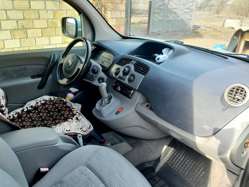 Продаю RENAULT КANGOO 2008г (пассажир) газ/бензин,  мотор 1,6л
