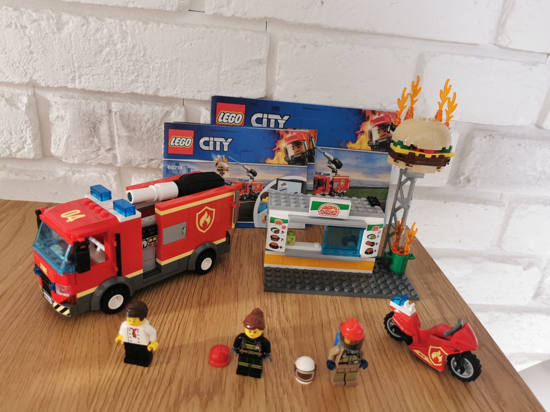Lego City 60214 Na ratunek w płonącym barze