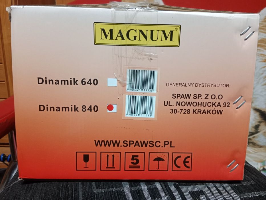 Prostownik z rozruchem 12/24V model 840