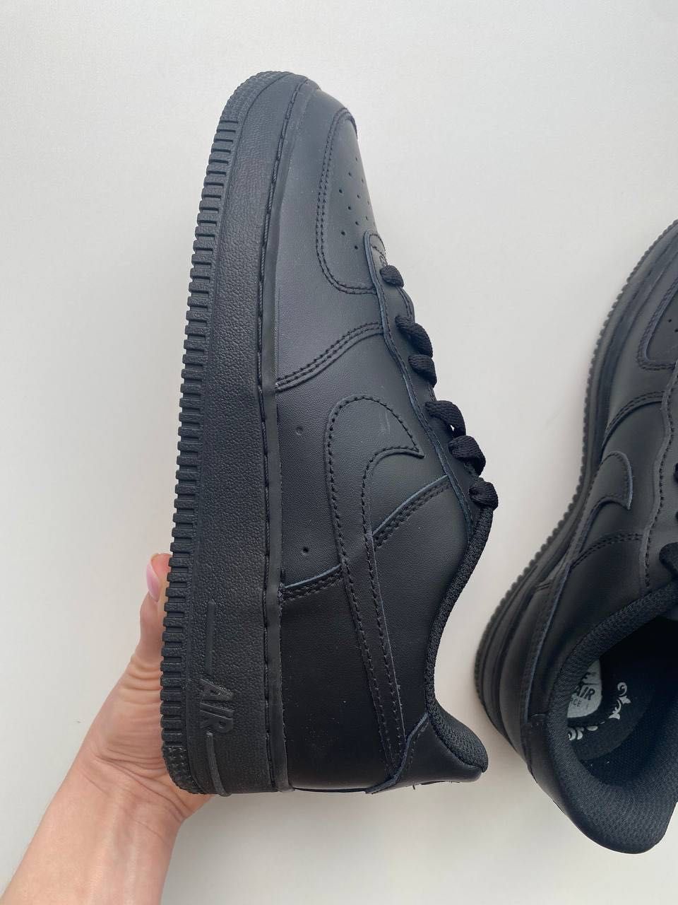 Оригинал 100% / EUR39 Кожаные кроссовки Nike Air Force 1 LE