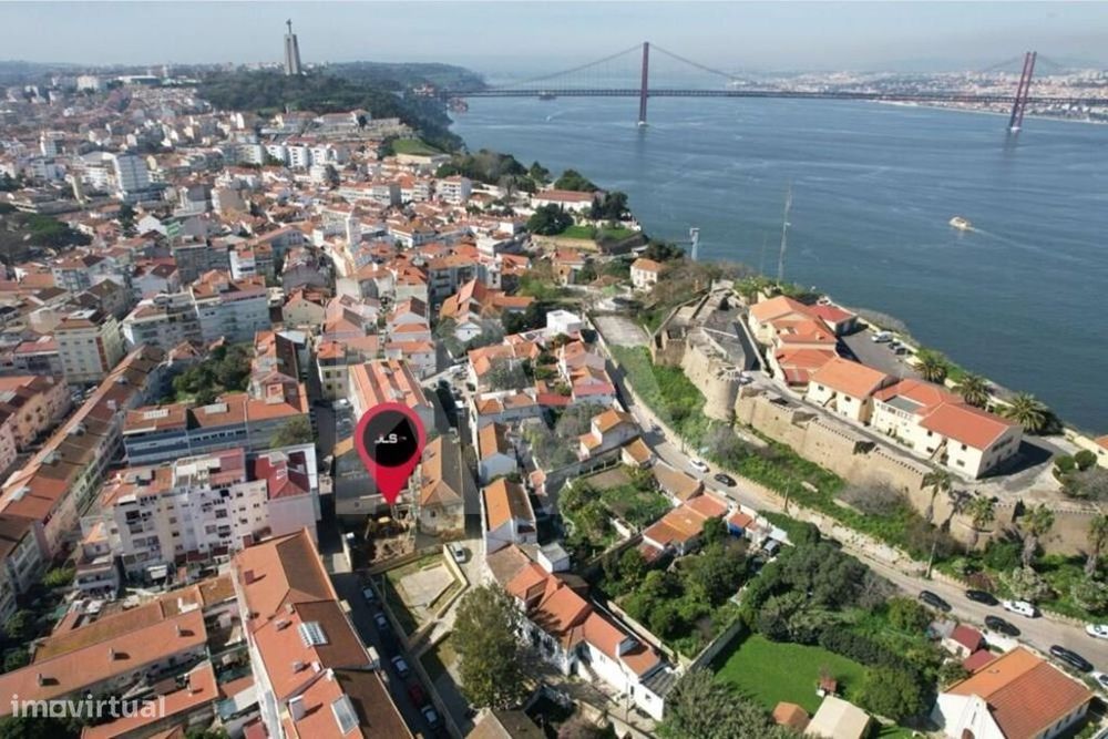 Apartamento Novo T1, a 800 metros do Terminal Fluvial de Cacilhas, Alm