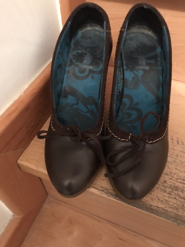 Sapatos Fly London castanhos originais
