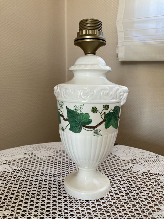 Lampka nocna Vintage Wedgwood Napoleon, ceramiczna lampa gabinetowa