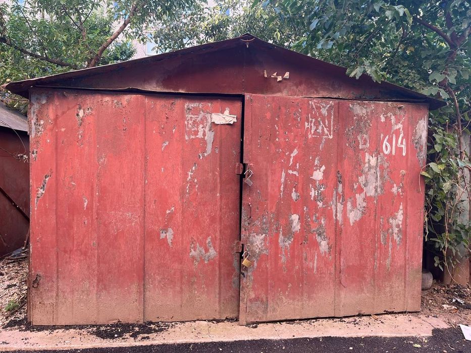 Продам гараж в центрі міста