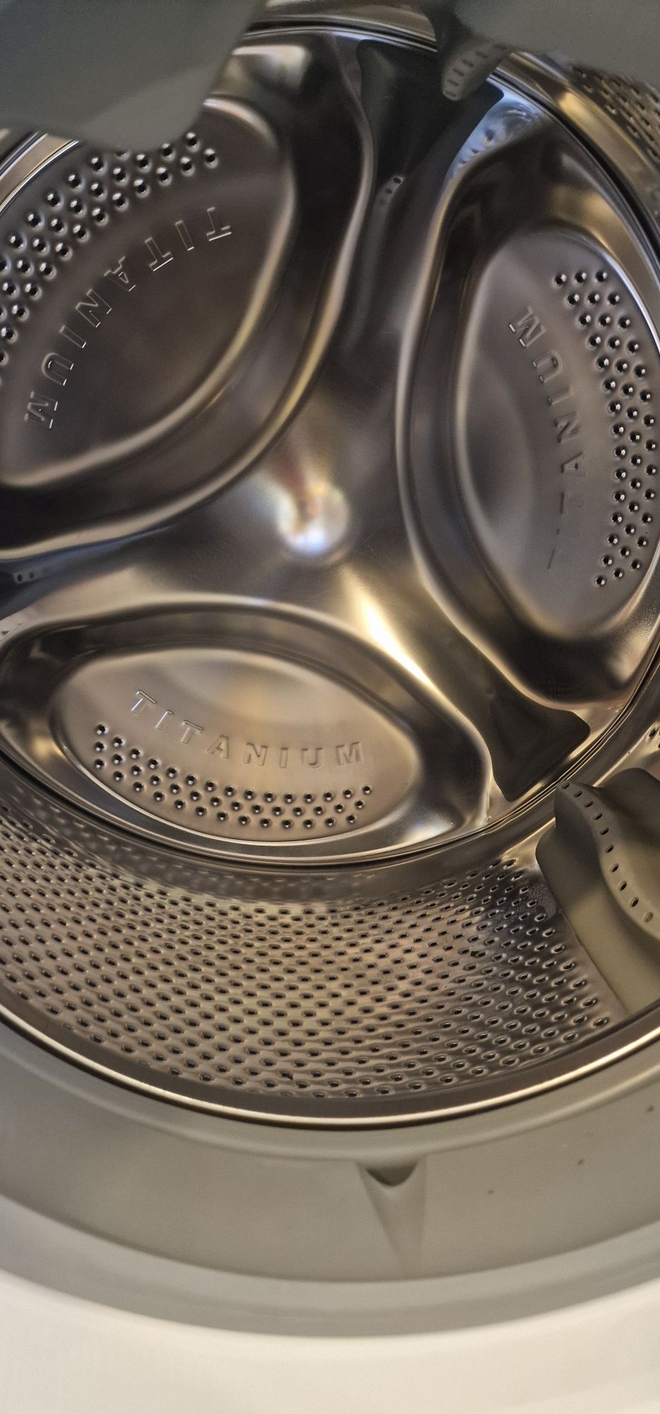 Máquina de lavar e secar de encastrar. INDESIT 8kg + 6kg