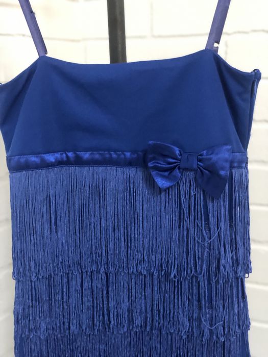 Романтичне коктейльне плаття на  бретелях