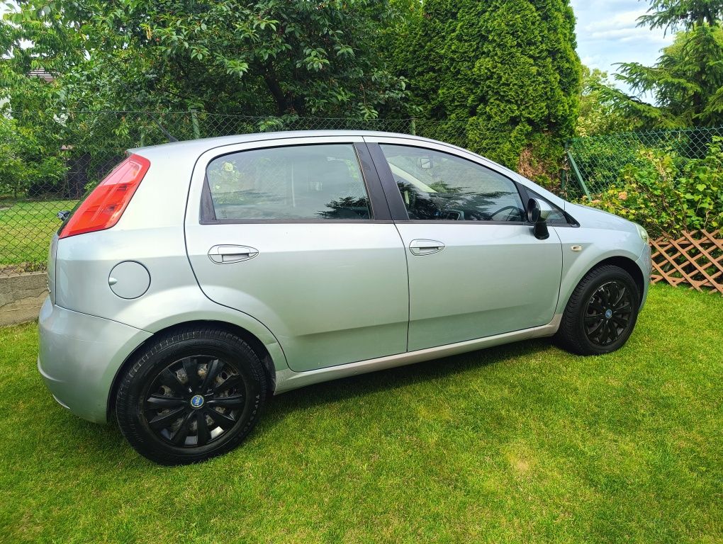 Fiat Grande Punto 1.4i 8V 2009r zadbany serwisowany faktury