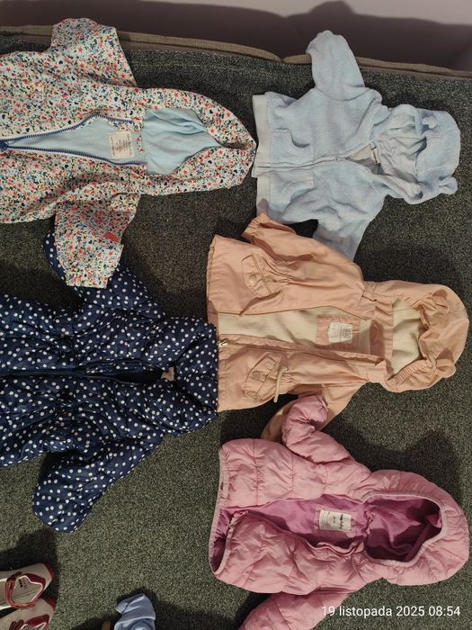 Paka ubranek dla dziewczynki 62-68 i bucików