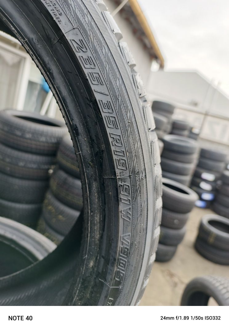 Nowe opony zimowe 235/35/19 Yokohama 24r