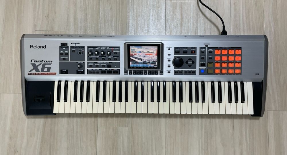 Roland Fantom X6