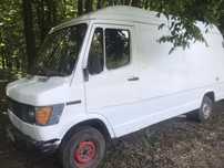 Мерседес 208D 2.3