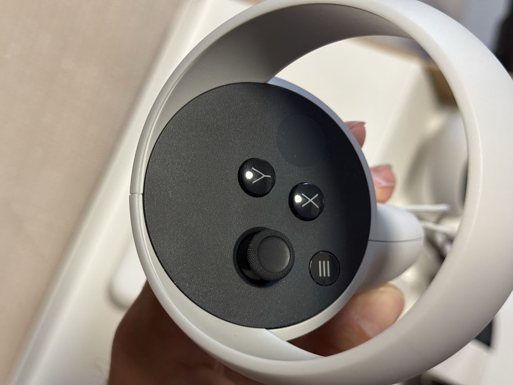 Oculus quest 2 - 128 GB / идеал с коробкой , можно на подарок