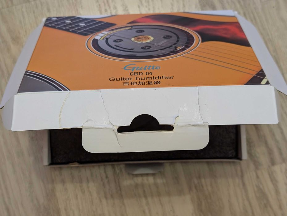 Увлажнитель для акустической гитары Guitto GHD-04