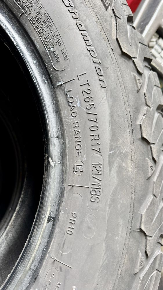 Vendo pneus BFGoodrich AT 265/70 R17
