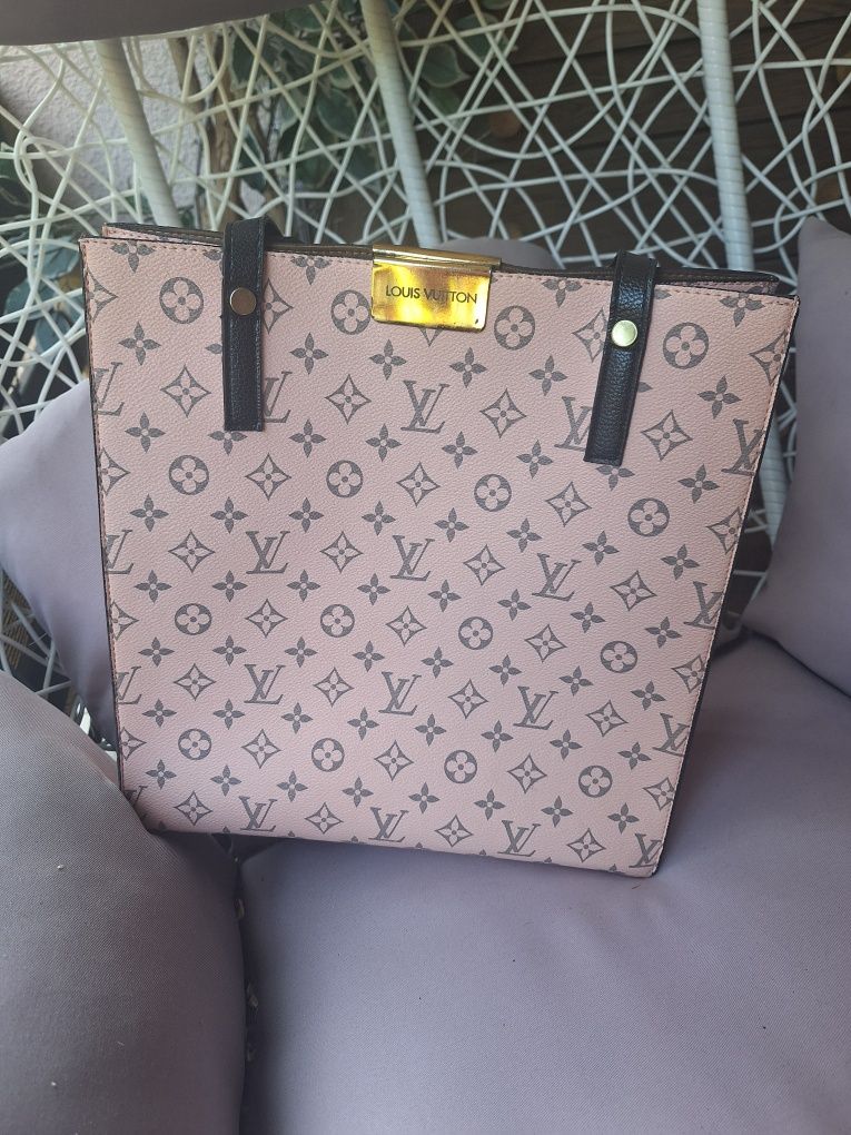 Torebka LV pudrowa Louis Vuitton