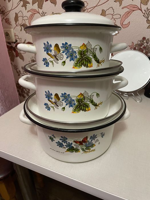 Каструлі емальовані 2,3,4 літри