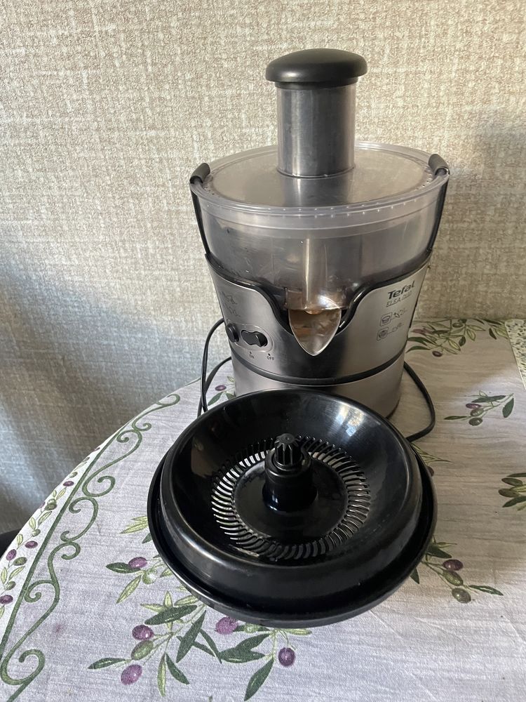 Соковитискач Tefal Elea ZN355C3E