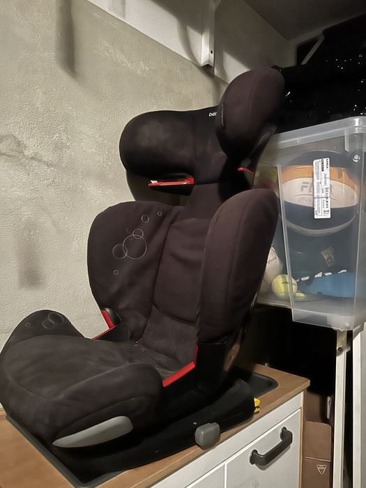 Cadeira de carro grupo 2/3 em bom estado