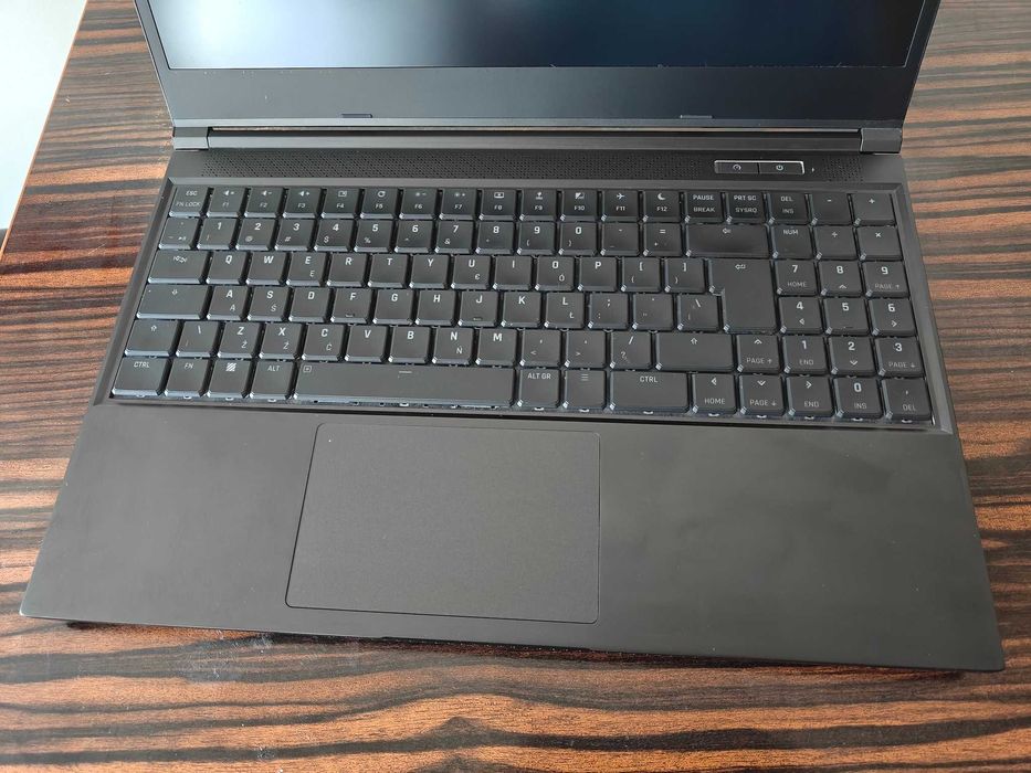 Laptop gamingowy z chłodzeniem wodnym XMG NEO 15 Ryzen 9 3070 Ti 32GB