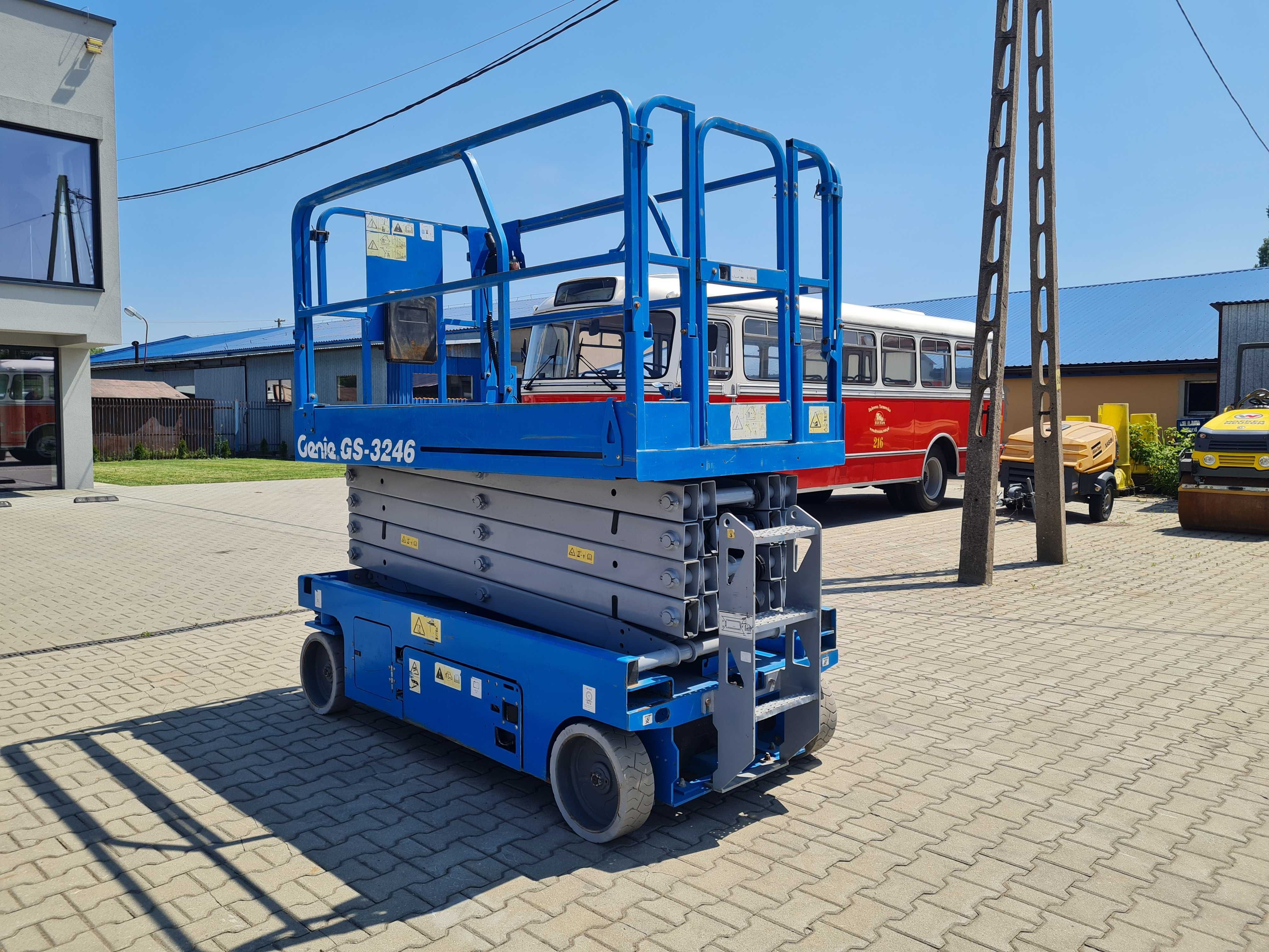 Podnośnik Genie GS3246 elektryczny nożycowy 11,5, 2012 gotowy do pracy