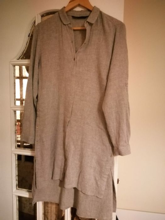 Várias peças de roupa