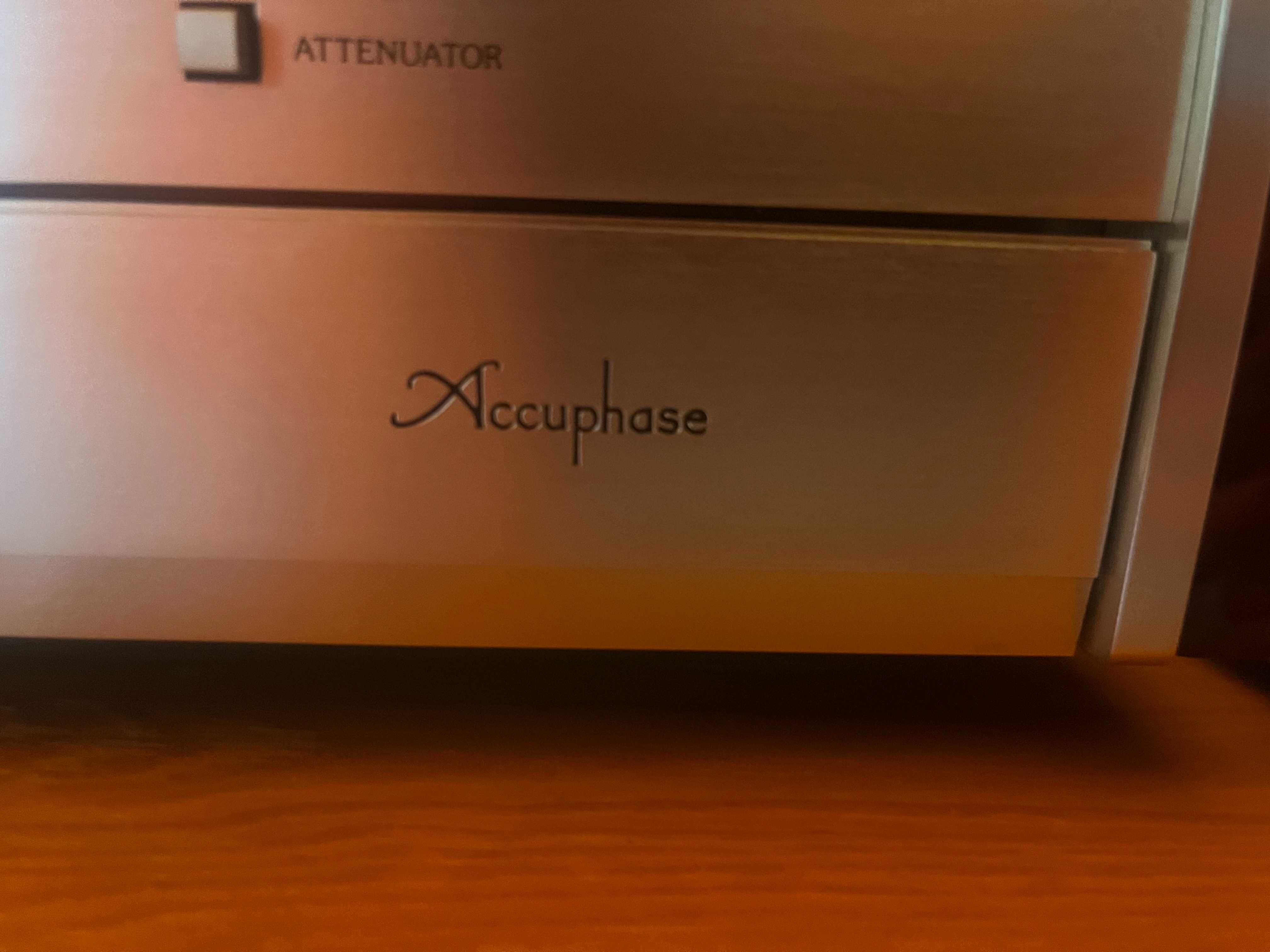 Accuphase E-305 wzmacniacz.