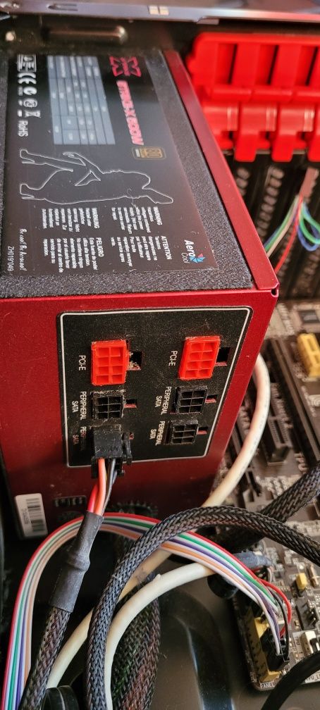 Komputer Stacjonarny Intel i5, 8GB RAM, SSD 256GB + Monitor 24 LG IPS