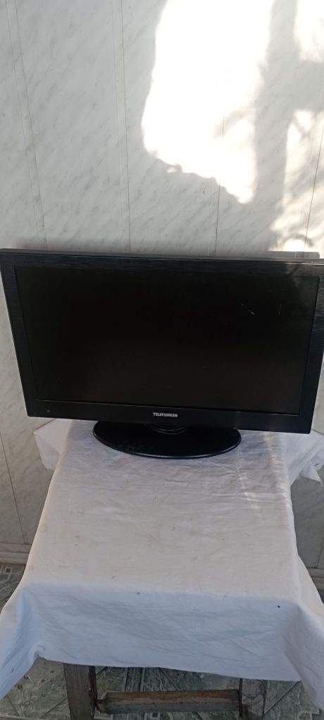 Німецький монітор TV Telefunken.
