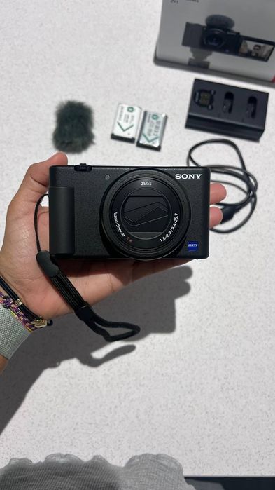 Máquina Fotográfica Mirrorless Sony ZV-1
