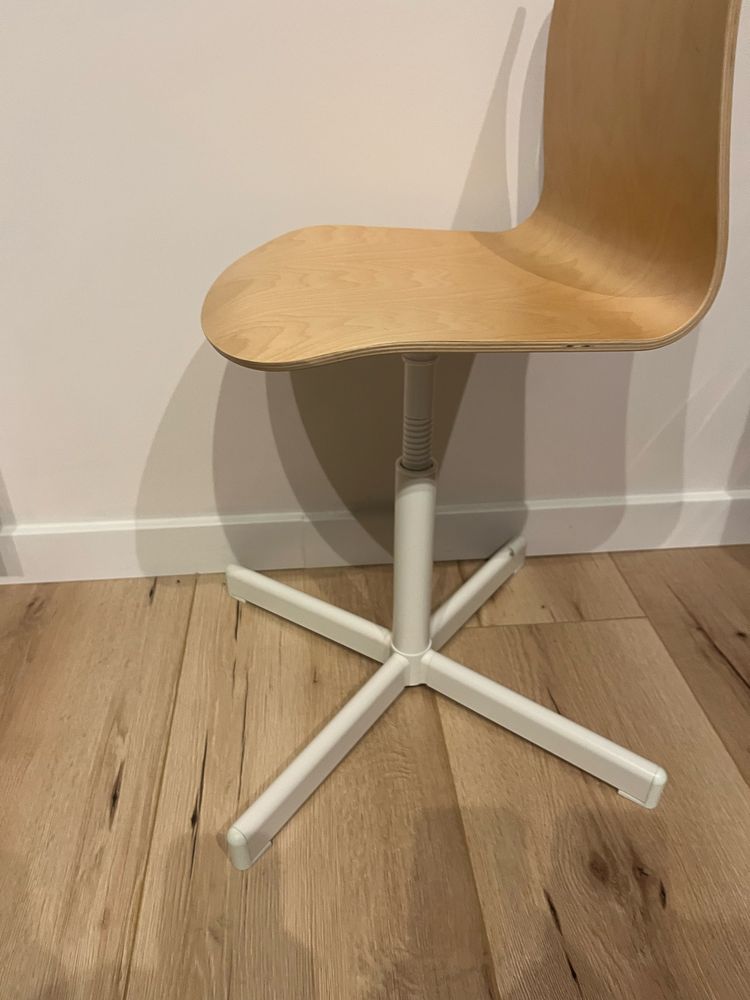 Krzesło do biurka dla dziecka Ikea