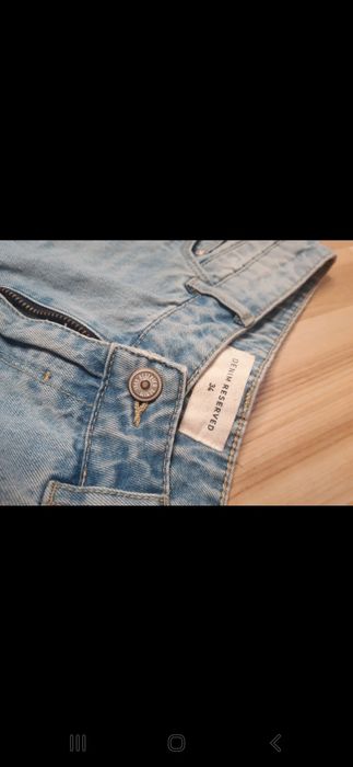 Szorty jeansowe z dziurami