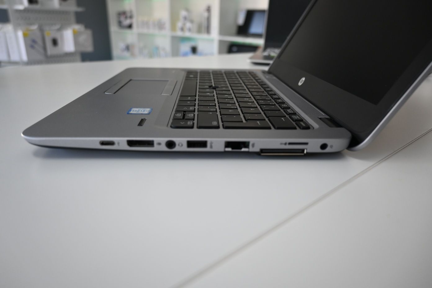 HP EliteBook 820 G3 12.5" | i5 6300U | 8GB ddr4 | 256GB SSD