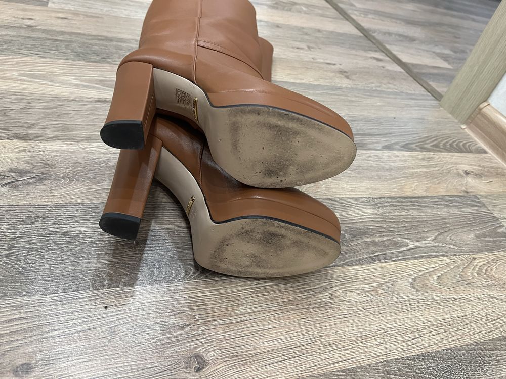 Продам Сапоги демисезонные Gucci 36р