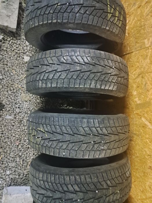 Продам зимні шини Hankook winter Cept IZ2