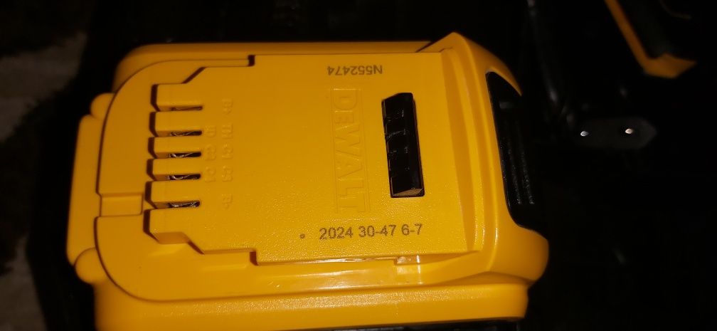 Шуруповерт для гіпсокартону DeWalt dcf620p2k  девольт