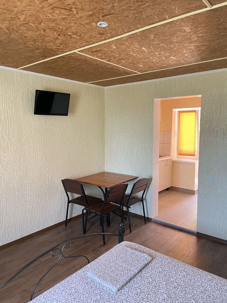 Готель у моря з басейном/курорт Санжійка,номера подобово/Edem Hotel
