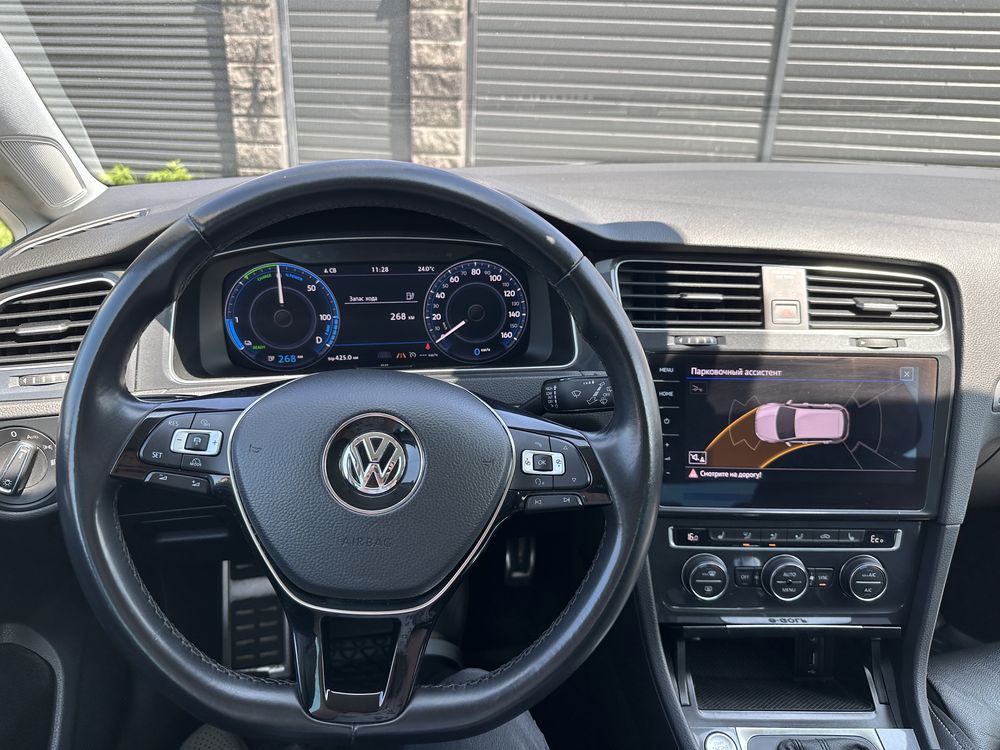 Volkswagen e-golf аренда оренда е-гольф електромобілів авто