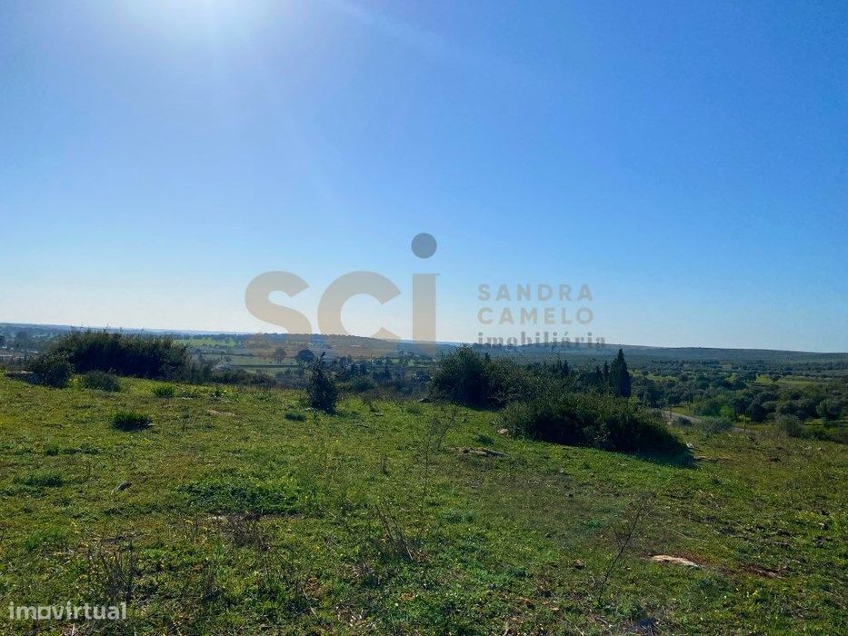 Terreno perto de Serpa, c/ possibilidade de construção de Hotel Rur...