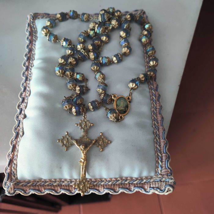 Terço com respetiva almofada