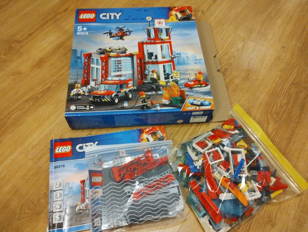 LEGO City 60215 Remiza pojazdy strażackie LEGO