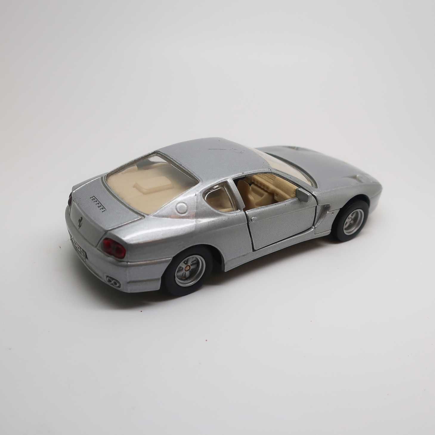 Carro Miniatura Maisto Shell Ferrari 456GT Escala 1/39