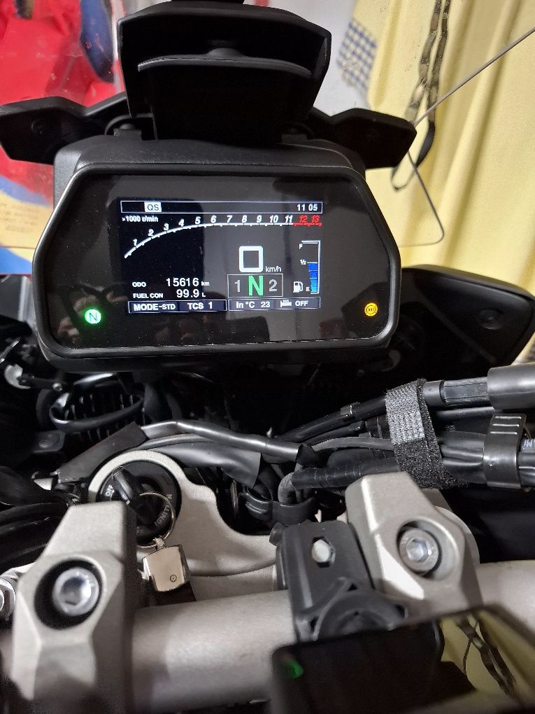 Mota yamaha 12/7