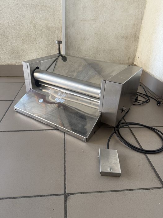 Тісторозкатка Електрична Професійна