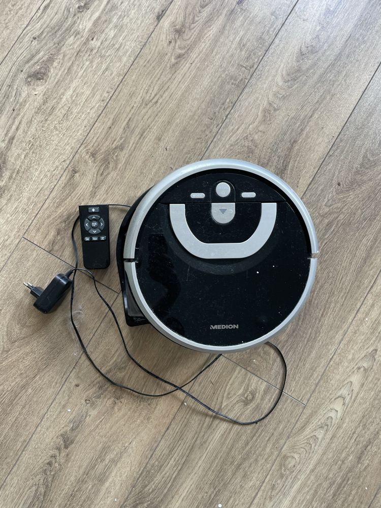 Robot sprzatajacy mapujacy medion